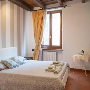 ai-piedi-del-castello-4pl-apt-full.hotelinveneto.com/